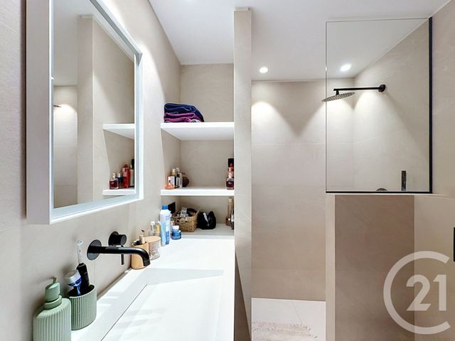 Appartement Studio à louer - 1 pièce - 25.6 m2 - MANDELIEU LA NAPOULE - 06 - PROVENCE-ALPES-COTE-D-AZUR - Century 21 Azurim