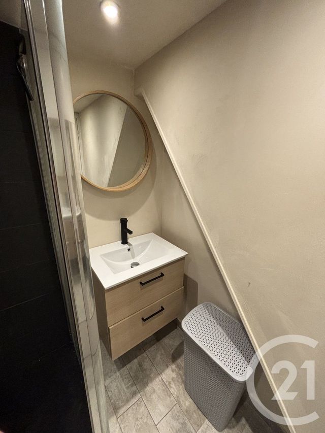 Appartement T2 à louer - 2 pièces - 26.89 m2 - FREJUS - 83 - PROVENCE-ALPES-COTE-D-AZUR - Century 21 Azurim